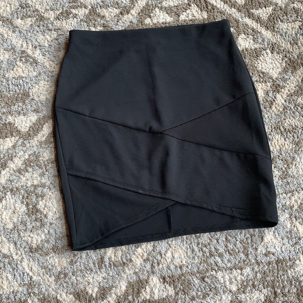 Black ribbed skirt